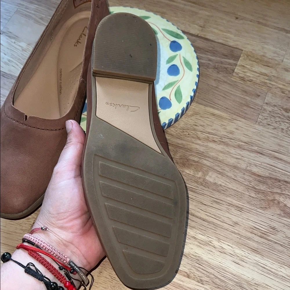 Clarks Women's Chestnut Brown Nubuck Slip-On Loafers
